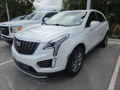 Used 2021 Cadillac XT5 Premium Luxury FWD image 3