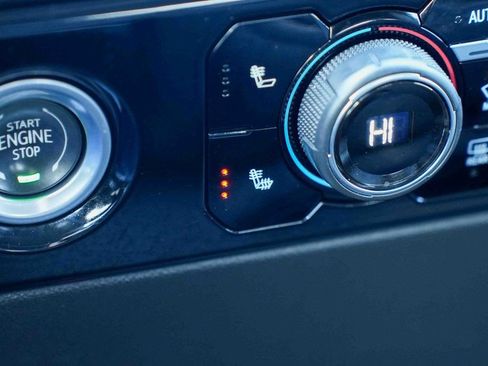 Used 2023 Chevrolet Silverado 1500 LT image 37