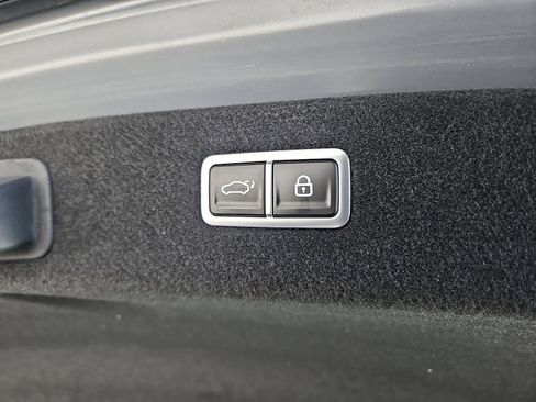 Used 2023 Genesis G90 3.5T image 31