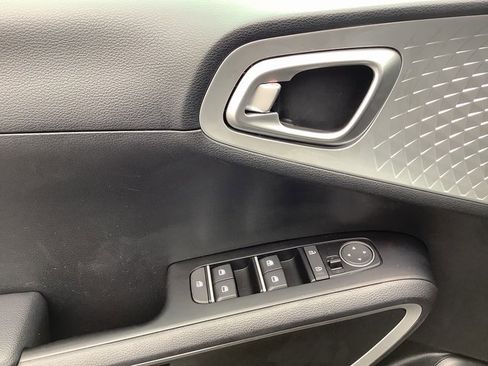 Used 2024 Kia Soul LX w/ Option Group 015 image 10