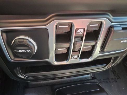Used 2023 Jeep Wrangler Unlimited Sahara AWD/4WD image 21