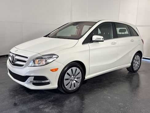 Used 2017 Mercedes-Benz B 250e image 6
