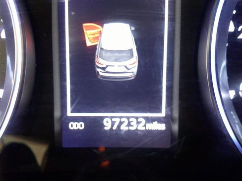 Used 2017 Toyota Highlander XLE image 10