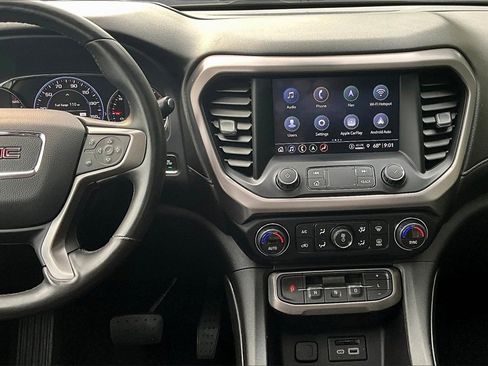 Used 2021 GMC Acadia AT4 w/ Technology Package image 9