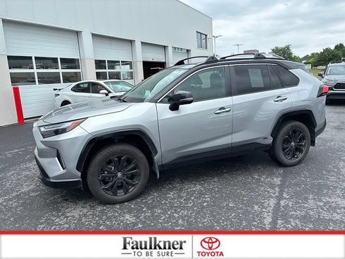 Used 2023 Toyota RAV4 XSE AWD/4WD image 16