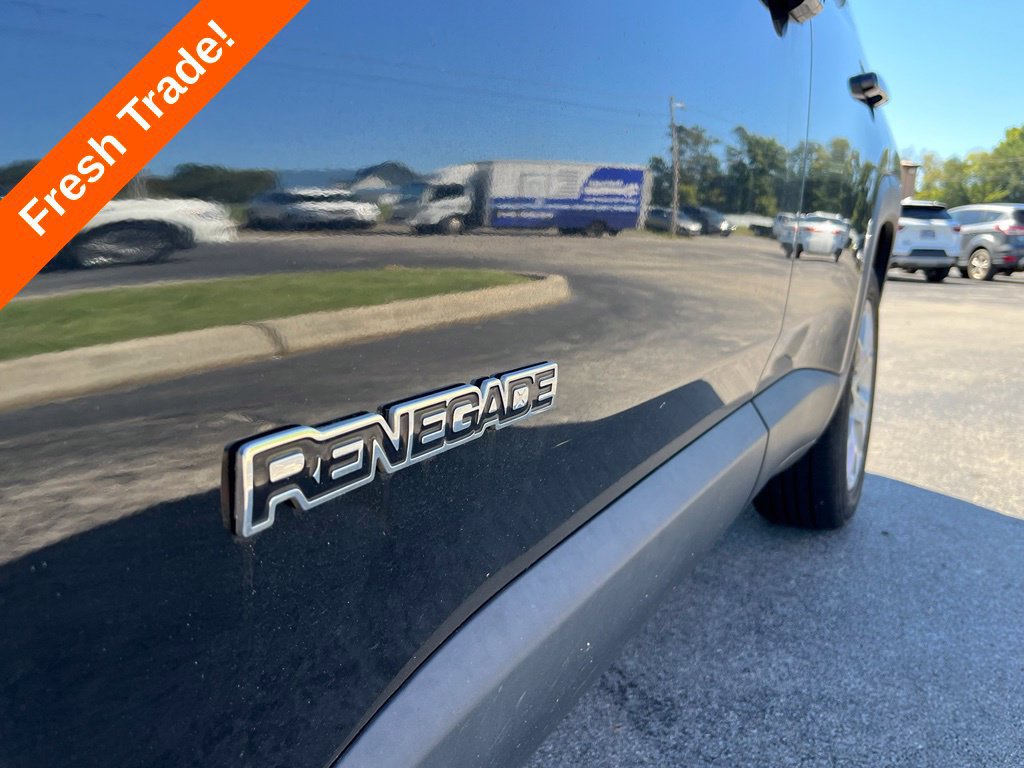Used 2017 Jeep Renegade Latitude FWD image 7