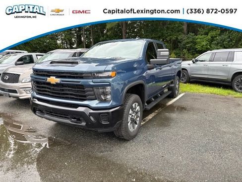 Used 2025 Chevrolet Silverado 2500 Custom AWD/4WD image 1