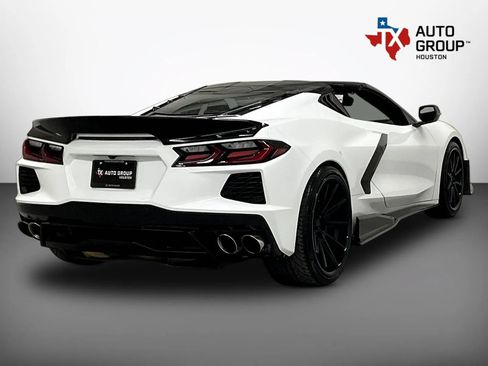 Used 2021 Chevrolet Corvette Stingray Coupe w/ Chrome Exterior Badge Package RWD image 5