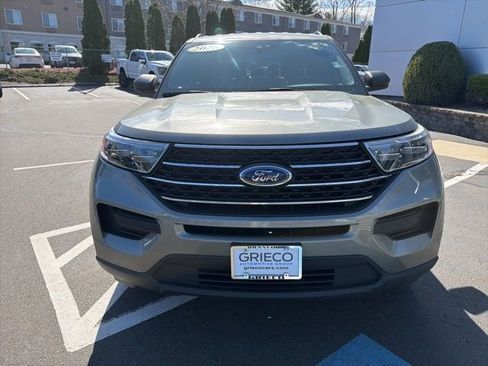 Used 2020 Ford Explorer XLT w/ Comfort Package AWD/4WD image 2