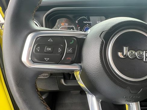 Used 2024 Jeep Wrangler Unlimited Sahara AWD/4WD image 18