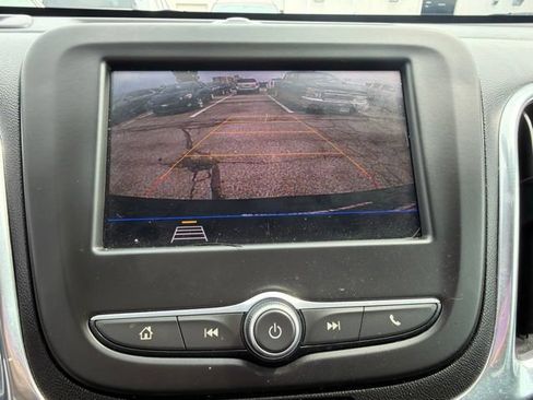 Used 2020 Chevrolet Equinox LT AWD/4WD image 17
