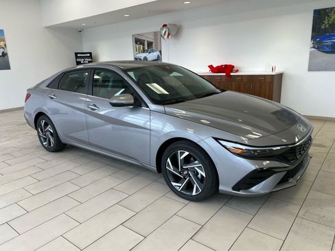 New 2026 Hyundai Elantra Limited FWD image 5