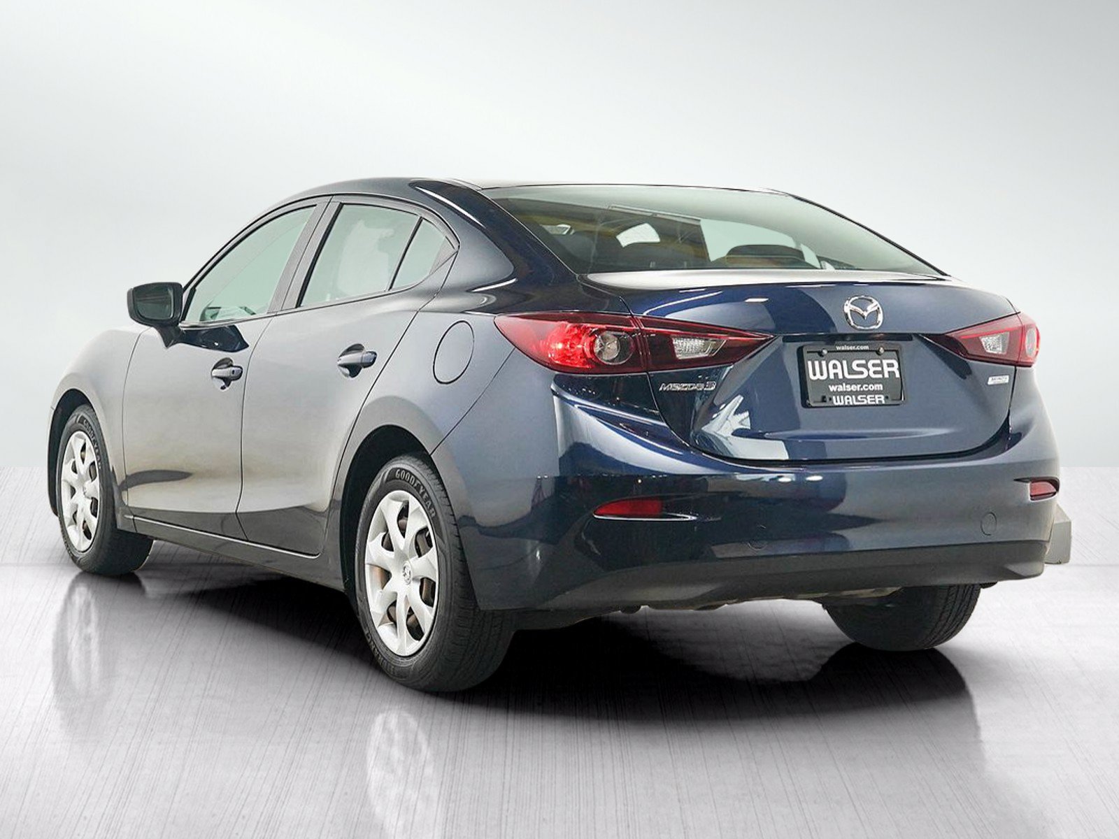 Used 2017 MAZDA MAZDA3 Sport FWD image 3