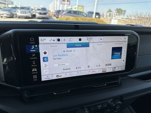 Used 2025 Jeep Gladiator Mojave w/ Convenience Group image 16