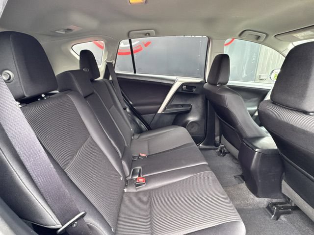 Used 2015 Toyota RAV4 LE AWD/4WD image 18
