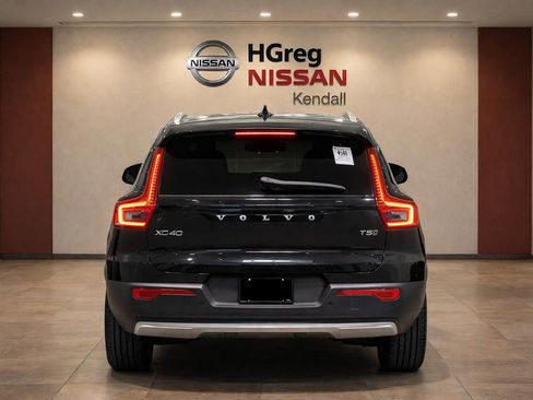 Used 2020 Volvo XC40 T5 Momentum w/ Protection Package AWD/4WD image 6