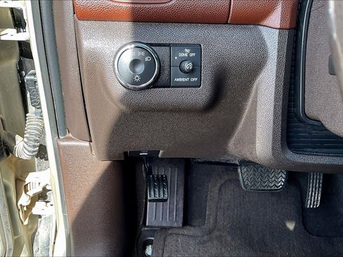 Used 2013 Buick Enclave Premium image 31