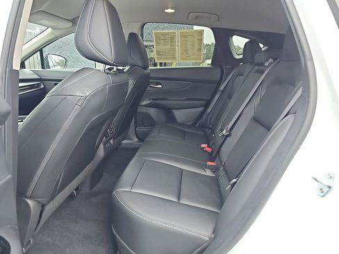 Used 2025 Nissan Murano SV image 18