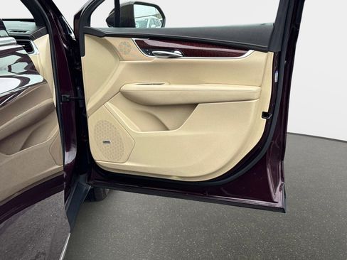 Used 2017 Cadillac XT5 Luxury image 14