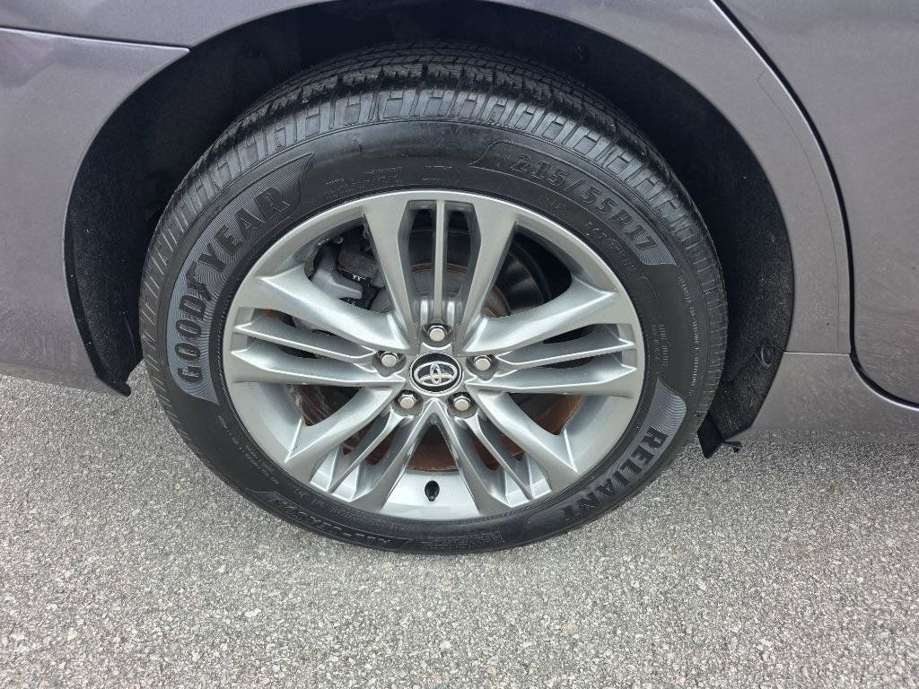 Used 2017 Toyota Camry SE FWD image 19
