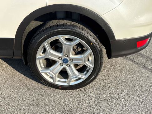 Used 2019 Ford Escape Titanium AWD/4WD image 8