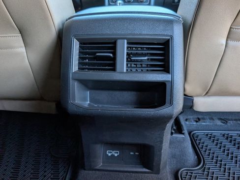 Used 2020 Volkswagen Atlas Cross Sport SE image 7