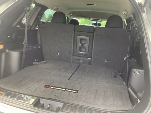 Used 2022 Mitsubishi Outlander ES FWD image 41