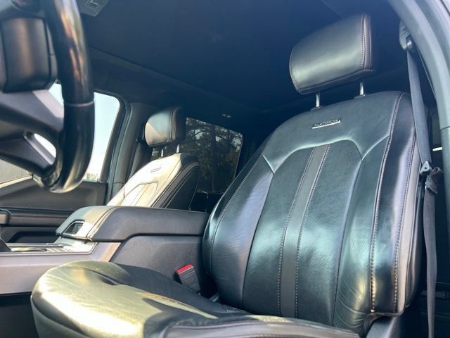 Used 2019 Ford F150 Platinum w/ Equipment Group 701A Luxury AWD/4WD image 3