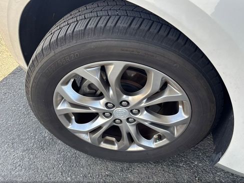 Used 2018 Buick Enclave Avenir w/ Avenir Technology Package image 6