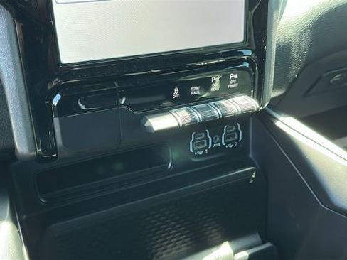 Used 2023 RAM 1500 Big Horn AWD/4WD image 17