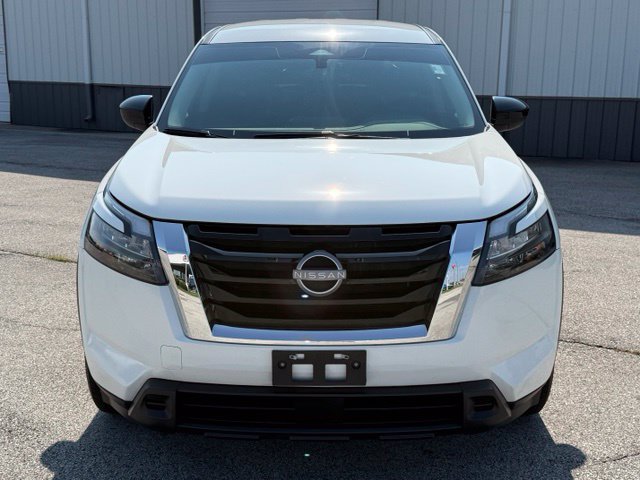 Certified 2025 Nissan Pathfinder S AWD/4WD image 2
