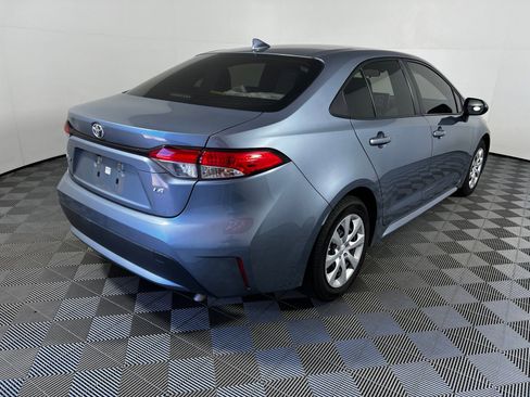 Used 2020 Toyota Corolla LE FWD image 5