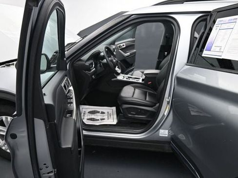 Used 2024 Ford Explorer XLT w/ Equipment Group 202A AWD/4WD image 16