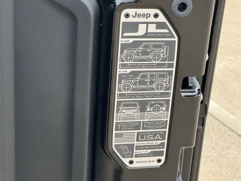 New 2026 Jeep Wrangler Unlimited Rubicon AWD/4WD image 36