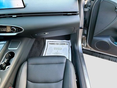 Used 2023 Genesis GV70 2.5T w/ Select Package AWD/4WD image 17