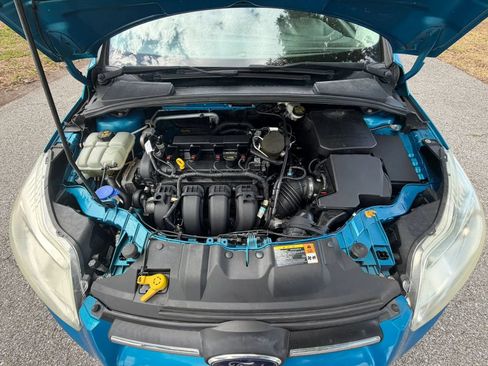 Used 2014 Ford Focus SE w/ SE Winter Package FWD image 19