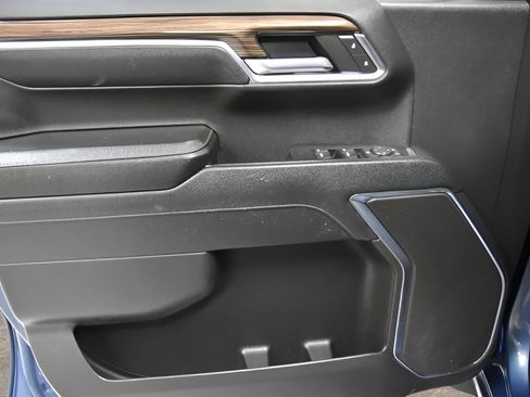 Used 2024 Chevrolet Silverado 1500 LT RWD image 12