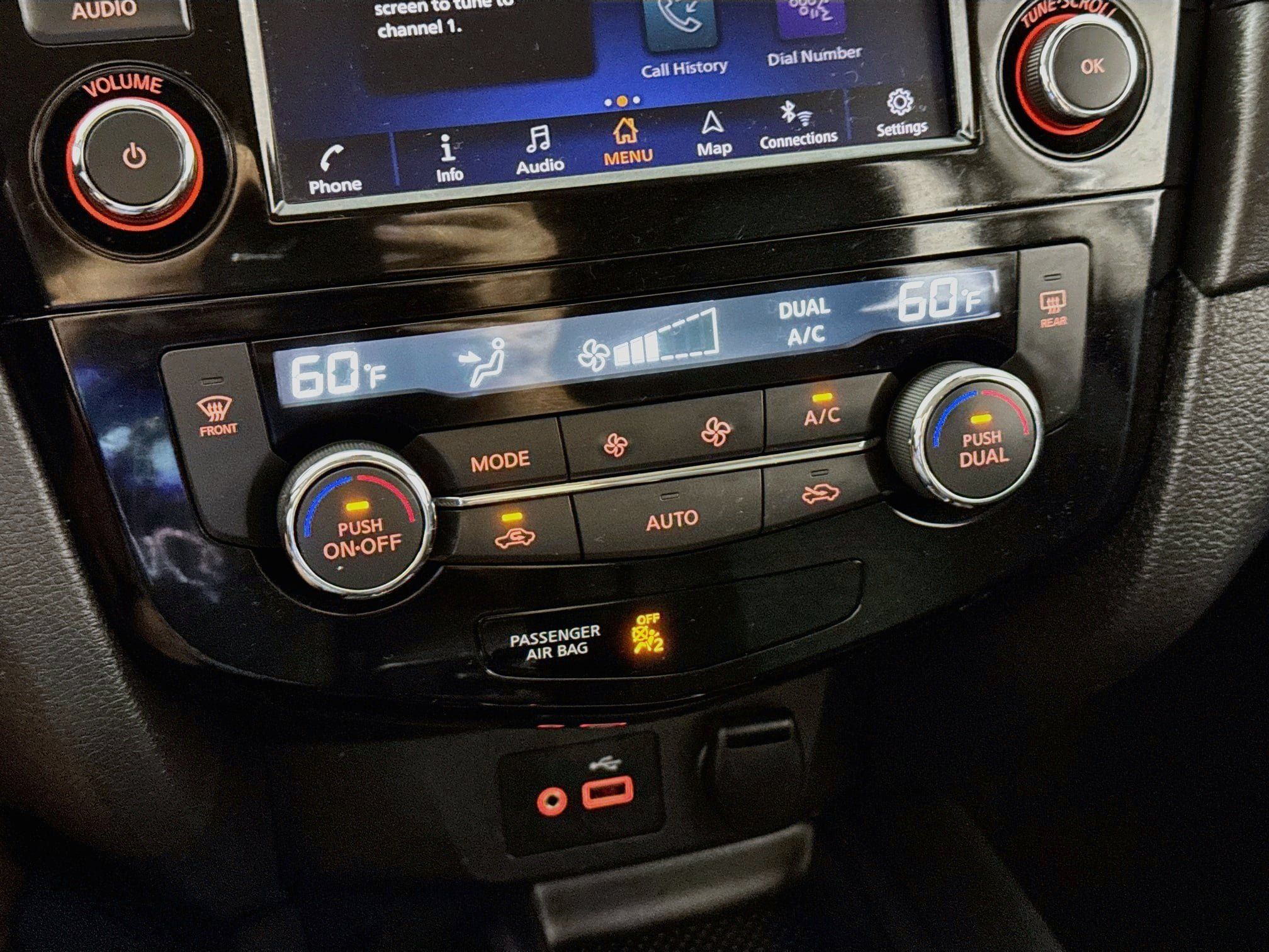 Used 2019 Nissan Rogue SV w/ Premium Package AWD/4WD image 18