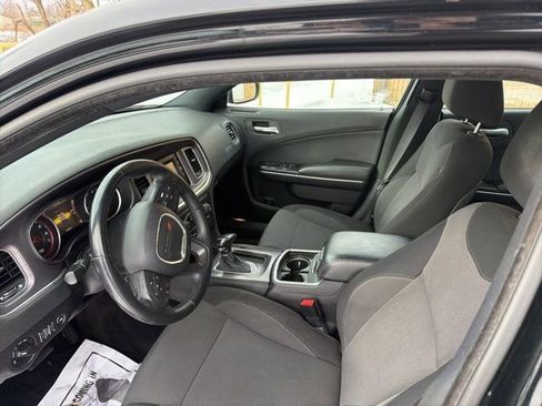 Used 2015 Dodge Charger SE w/ Popular Equipment Group image 9