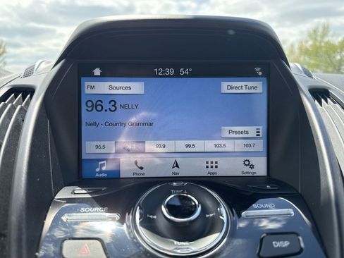 Used 2018 Ford Escape Titanium AWD/4WD image 16