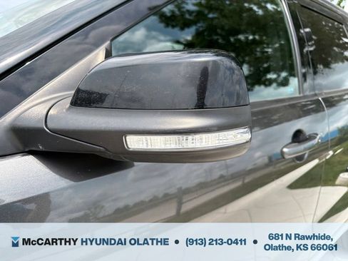 Used 2017 Ford Explorer XLT w/ Equipment Group 202A AWD/4WD image 19