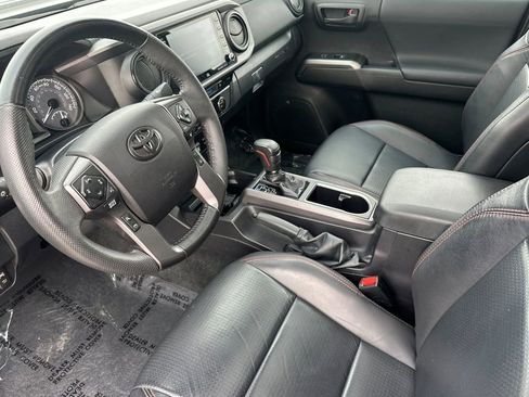 Used 2022 Toyota Tacoma TRD Pro AWD/4WD image 10