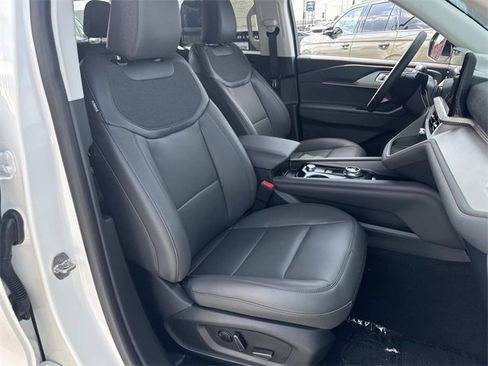 New 2025 Ford Explorer Active w/ Active Comfort Package image 11