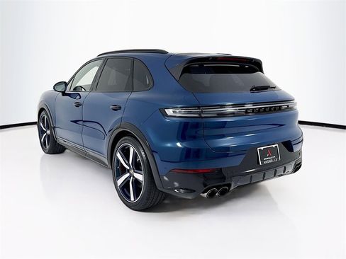 New 2026 Porsche Cayenne GTS image 3