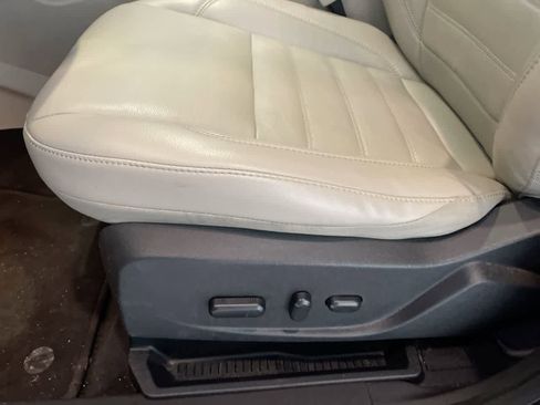 Used 2018 Ford Escape SEL image 12