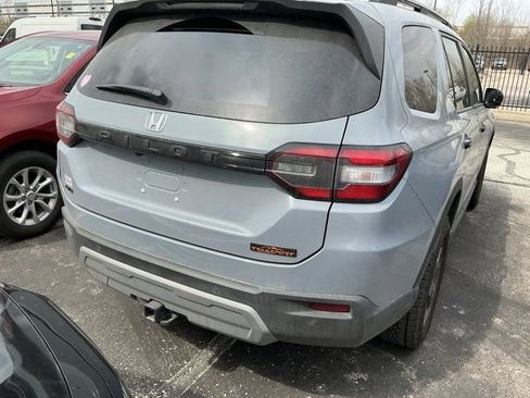 Used 2025 Honda Pilot TrailSport image 6