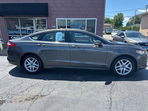 Used 2016 Ford Fusion SE FWD image 7
