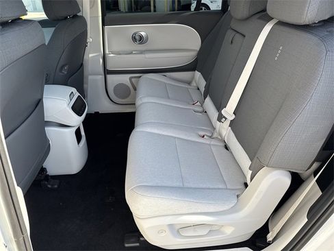 New 2026 Hyundai Ioniq 9 SE image 12