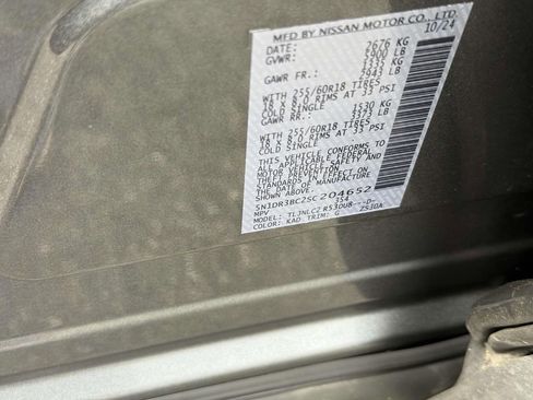 Used 2025 Nissan Pathfinder SV image 32