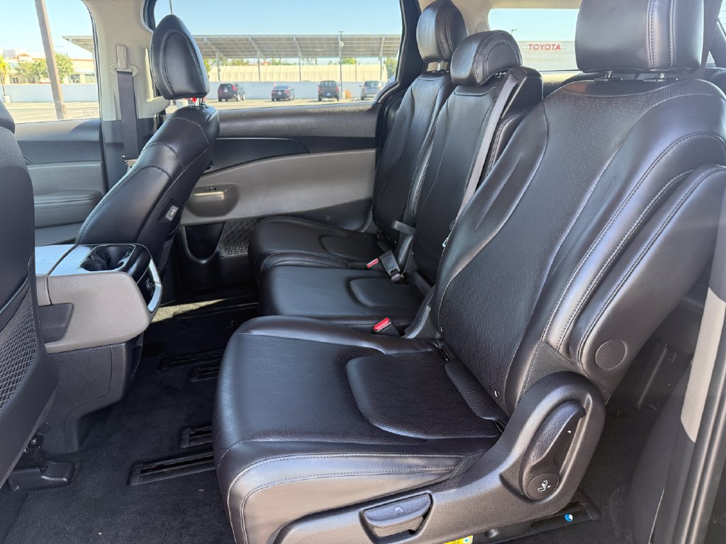 Used 2026 Kia Carnival LXS FWD image 13